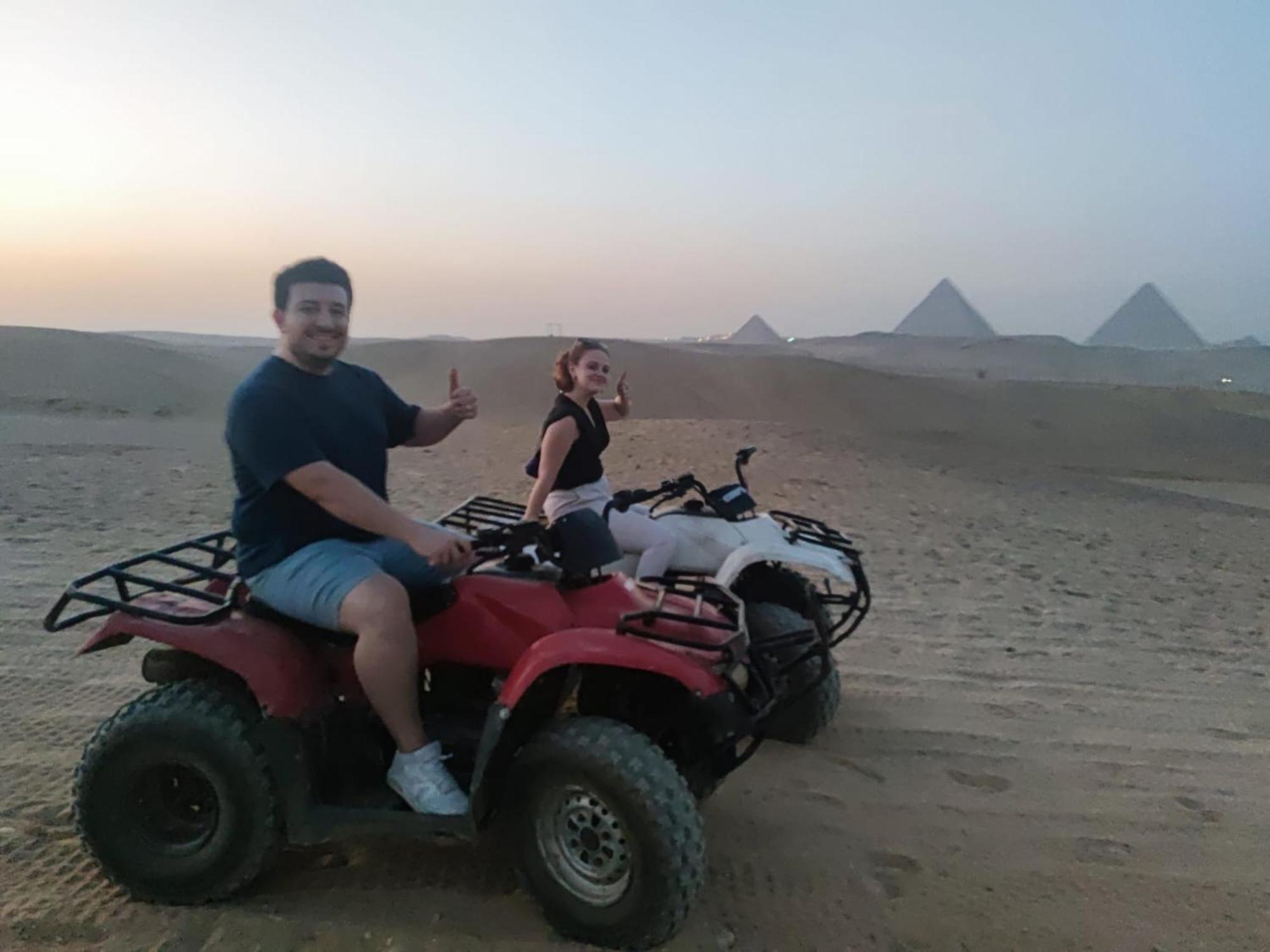 Pyramids Express View Hotel Kafrat al Jabal Bagian luar foto