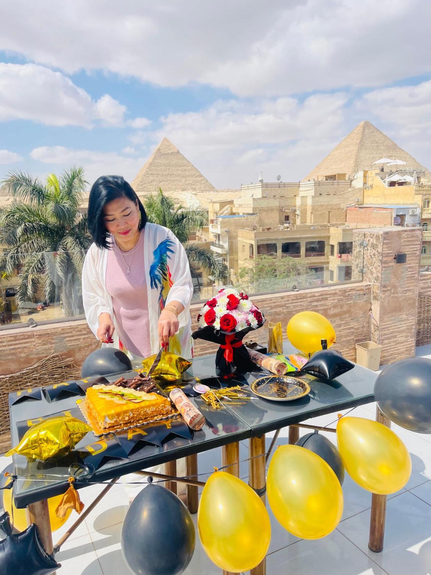 Pyramids Express View Hotel Kafrat al Jabal Bagian luar foto