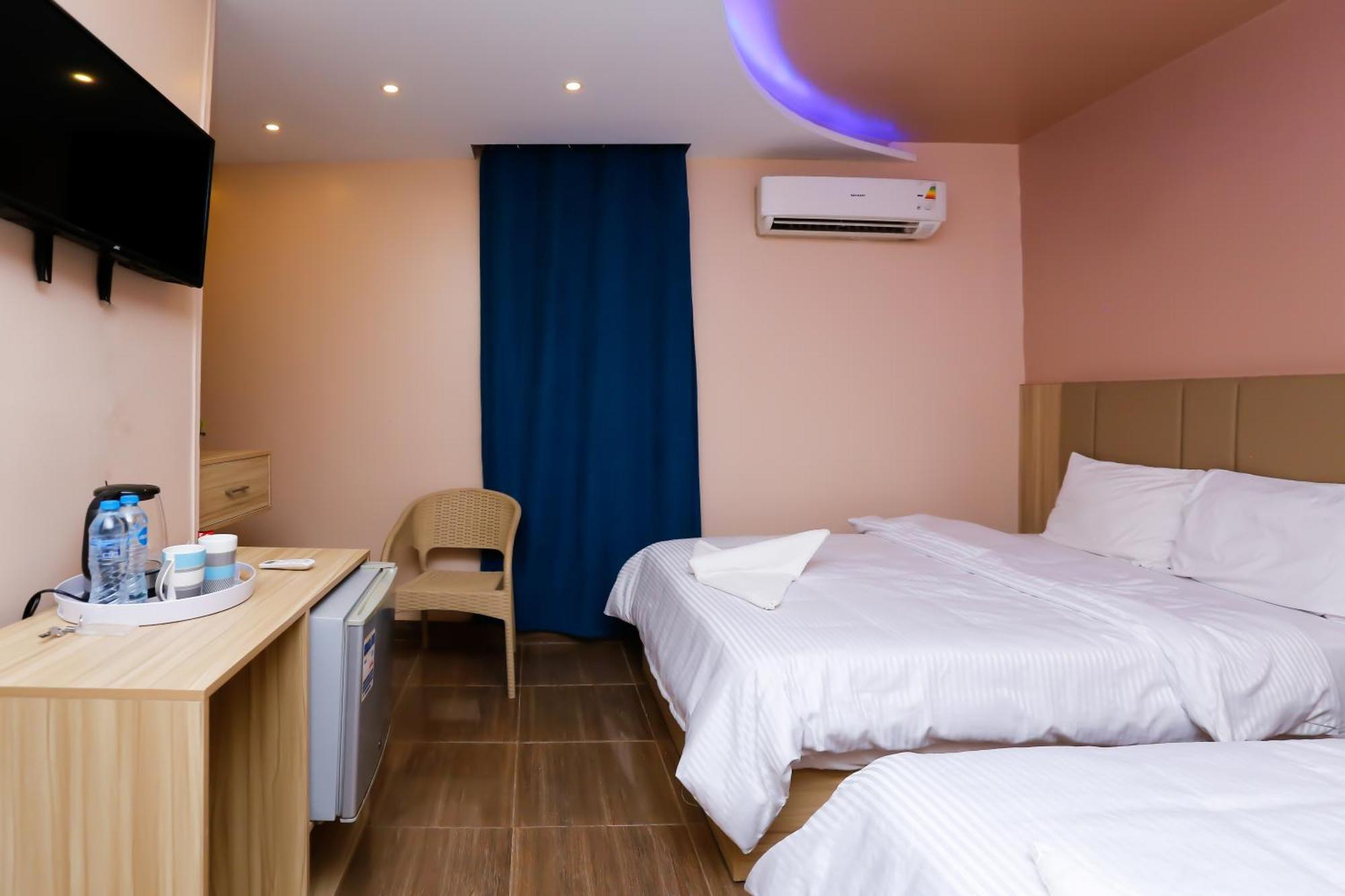 Pyramids Express View Hotel Kafrat al Jabal Bagian luar foto